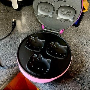 Hello Kitty Pancake Maker